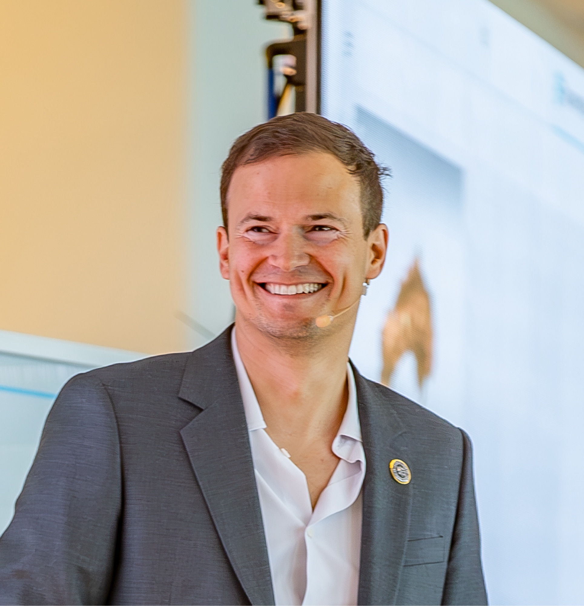 Dr. Léon Pariente — Implantologue à Paris